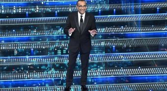 Sanremo 2026, oggi al Tg1 Carlo Conti annuncia i big: orario, toto nomi e regolamento