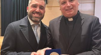 Ail Padova, a don Marco Brusutti il sigillo della città per l'impegno umanitario Ail Padova, a don Marco Brusutti il sigillo della città per l'impegno umanitario