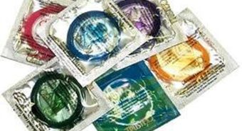 Cina tassa condom contro denatalità, rischio bomba biologica per infezioni