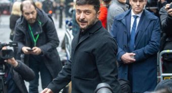 Ucraina consegna il piano agli Usa. Trump: “Zelensky deve essere realista”