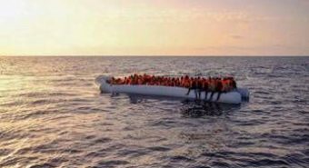 Migranti, Consulta: "Trattenimento richiedenti asilo sia conforme a Costituzione e diritto Ue"