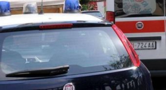 Napoli, 12enne accoltellato al polmone in casa: il padre tenta il suicidio Napoli, 12enne accoltellato al polmone in casa: il padre tenta il suicidio