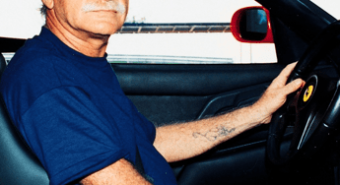 Addio a Gino Paoli, tra note e motori il garage “d’autore” Addio a Gino Paoli, tra note e motori il garage “d’autore”