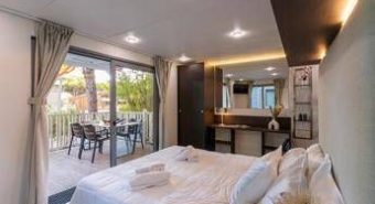 Club del Sole, con Swiss life asset managers france 1° sale & operating lease back in Open Air italiano