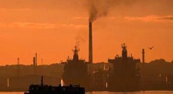 Cuba, arriva petroliera russa con via libera di Trump. Presidente Usa: “Non cambia niente, l’isola è finita” ﻿