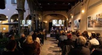 Solidarietà, Fondazione Banco dell’energia celebra i 10 anni con un volume fotografico