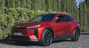 Toyota rilancia sull’elettrico con il C−HR+, suv ’emozionante’ con 600 km di autonomia