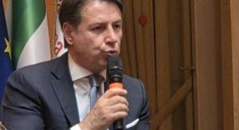 Conte annulla appuntamenti: “Devo sottopormi a intervento chirurgico”