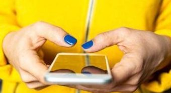 Giornata igiene mani, l'indagine 'solo 19% italiani usa disinfettanti, 30% pulisce cellulare'