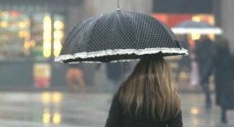 Giù le temperature, arriva il maltempo prima della nuova svolta: le previsioni meteo