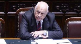 Il ministro della Giustizia Nordio a Palazzo Chigi, ricevuto dal sottosegretario Mantovano