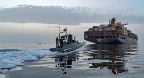 Iran-Usa, alta tensione nello Stretto di Hormuz. Teheran: "Violata la tregua"