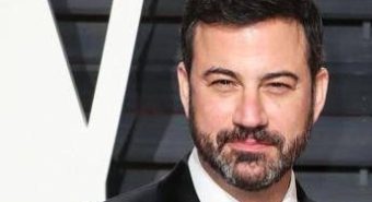 Kimmel: “Melania Trump vedova in attesa”. Il presidente e la First Lady: “Va licenziato”
