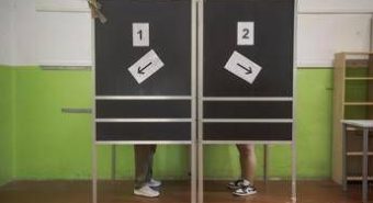 Sondaggio politico, Fratelli d’Italia in stallo e giù il Pd