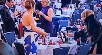 Spari alla cena con Trump, il ‘furto’ di vino dopo l’attentato diventa virale