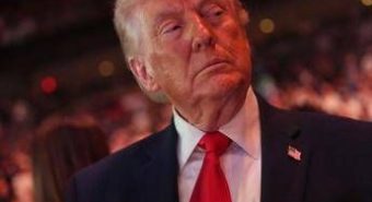 Trump: “Ue non rispetta accordo, dazi su camion e auto aumentano del 25%”