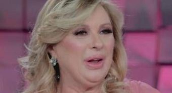 Verissimo, Tina Cipollari in lacrime. Figlio avverte: “Ci pensi due volte a nuovo fidanzato”
