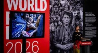 World Press Photo, la foto dell’anno è ‘Separati dall’Ice’﻿