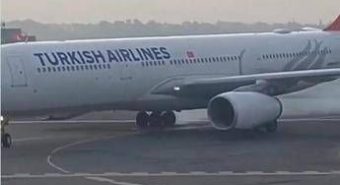 Aereo prende fuoco dopo atterraggio a Kathmandu in Nepal