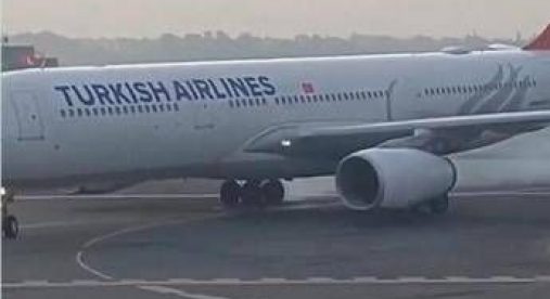 Aereo prende fuoco dopo atterraggio a Kathmandu in Nepal
