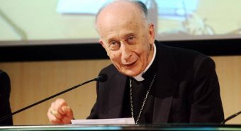 Camillo Ruini in condizioni critiche, il cardinale è assistito in casa