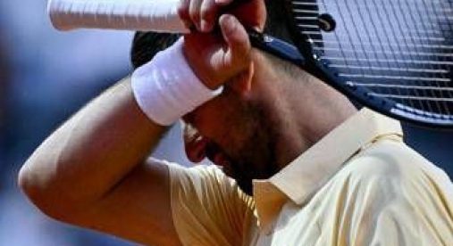Djokovic 'nervoso' agli Internazionali: il gesto... verso il cielo