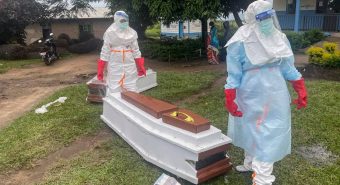 Ebola, a rischio altri 10 Paesi: ecco i fattori che hanno innescato la diffusione del virus