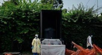 Ebola in Congo, sale il bilancio dell'epidemia: 131 morti. Il contagio si estende Ebola in Congo, sale il bilancio dell'epidemia: 131 morti. Il contagio si estende