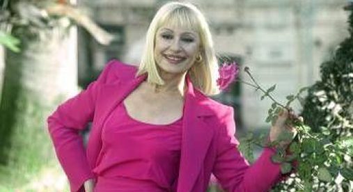 Furto alla mostra su Raffaella Carrà, sparite due cinture originali dagli abiti di scena Furto alla mostra su Raffaella Carrà, sparite due cinture originali dagli abiti di scena