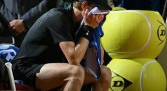 Internazionali, allarme Sinner? Fatica e problemi fisici con Medvedev