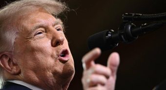 Iran-Usa, Trump: "Accordo ad un passo, Stretto di Hormuz verrà riaperto"