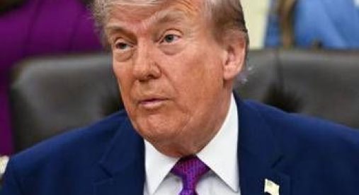 Iran-Usa, Trump: "La tregua è appesa a un filo"