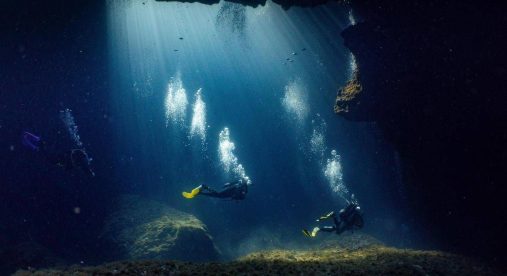 Italiani morti alle Maldive, le indagini continuano: sentito professore dell'Unige