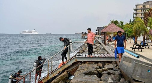 Italiani morti alle Maldive, missione internazionale finita: materiale recuperato consegnato a polizia Italiani morti alle Maldive, missione internazionale finita: materiale recuperato consegnato a polizia