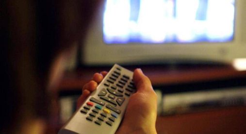 'La Forza di una Donna' su Canale 5 vince la prima serata. La Ruota batte Affari Tuoi