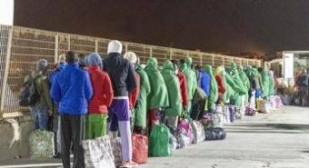 Migranti, neonata morta per ipotermia dopo sbarco a Lampedusa