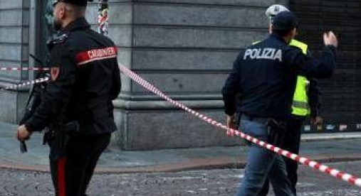 Modena, Mattarella e Meloni negli ospedali dei feriti. Nel centrodestra torna tensione su cittadinanza