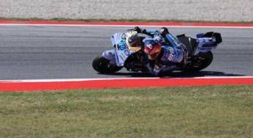 MotoGp Barcellona, incidente Marquez e doppia bandiera rossa nel Gran Premio di Catalogna: cos'è successo