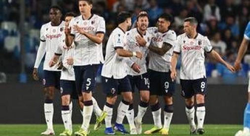 Napoli-Bologna 0-2, Orsolini raddoppia su rigore (con Var) e gli azzurri protestano: cos'è successo