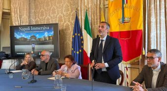 Napoli, presentato oggi al Comune il primo gemello digitale immersivo multi-piattaforma della città Napoli, presentato oggi al Comune il primo gemello digitale immersivo multi-piattaforma della città