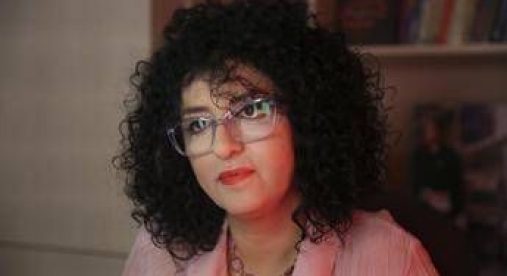 Narges Mohammadi dimessa, lo staff medico: "Servono cure e riposo, carcere sarebbe condanna a morte"