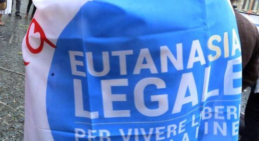 Nuovo suicidio assistito in Italia, in Lombardia muore 55enne affetto da sclerosi multipla Nuovo suicidio assistito in Italia, in Lombardia muore 55enne affetto da sclerosi multipla