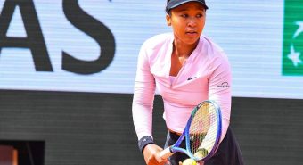 Osaka, le cene diventano un caso: accuse di razzismo al Roland Garros Osaka, le cene diventano un caso: accuse di razzismo al Roland Garros