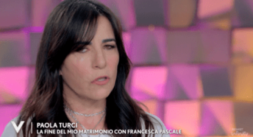 Paola Turci, la molestia a 13 anni e la separazione da Pascale: "Potevo evitare di sposarmi"