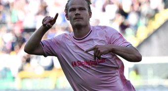 Pohjanpalo segna, ospiti chiedono fuorigioco: proteste in Palermo-Catanzaro