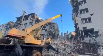 Putin prepara la risposta dopo il raid su Starobelsk: 16 morti, tra cui 4 bambini. Kiev colpisce in profondità la Russia