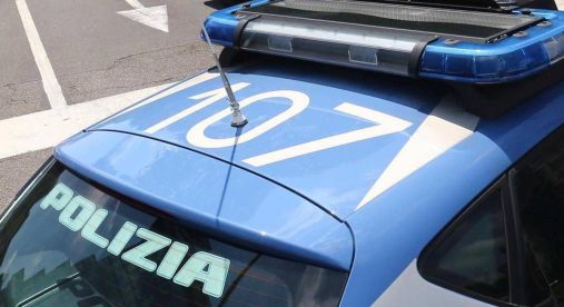 Rapina choc in gioielleria centro commerciale Casal Bertone, dipendenti minacciate con pistola