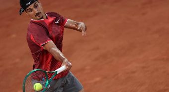 Roland Garros, Sonego vince e avversario litiga con arbitro: "Ti devi scusare" Roland Garros, Sonego vince e avversario litiga con arbitro: "Ti devi scusare"