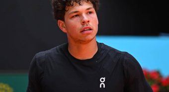 Roland Garros, giornalista 'sfotte' Shelton sui Mondiali. Lui non la prende bene Roland Garros, giornalista 'sfotte' Shelton sui Mondiali. Lui non la prende bene