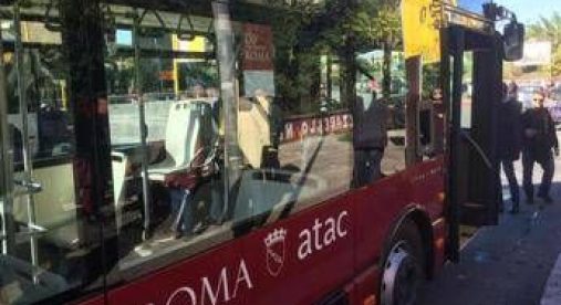 Sciopero generale oggi, da Milano a Roma: treni e trasporto locale, chi si ferma e fasce garanzia